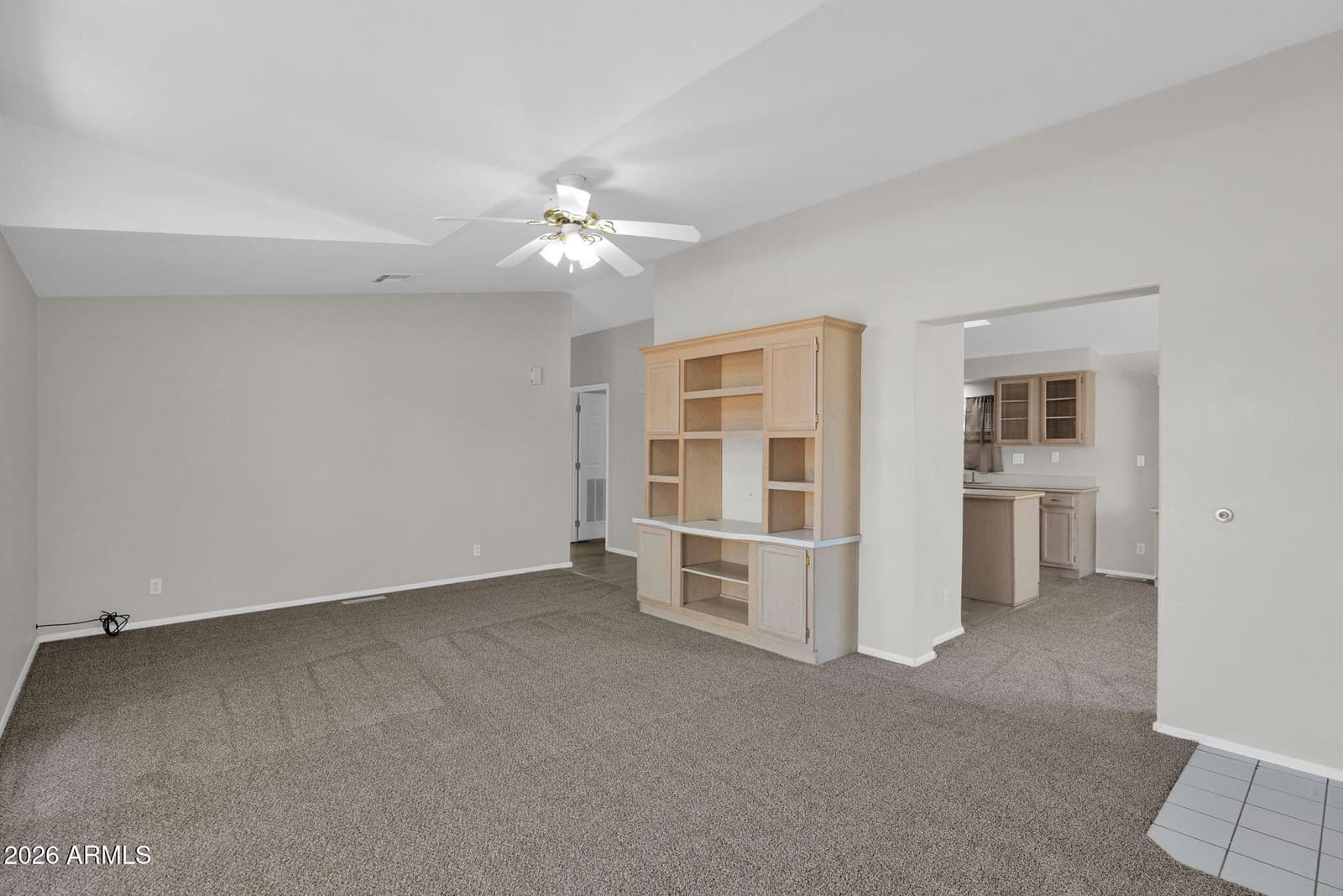 2923 E TONTO Lane, Phoenix, AZ 85050 — photo 4 of 35