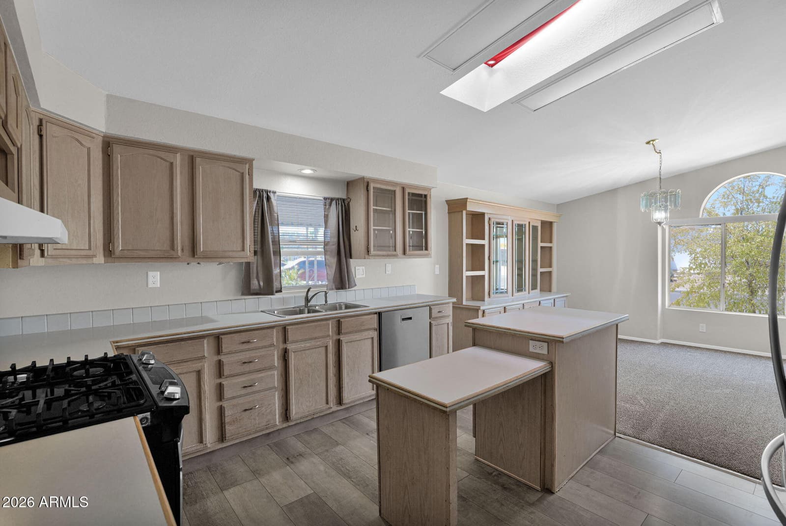 2923 E TONTO Lane, Phoenix, AZ 85050 — photo 10 of 35