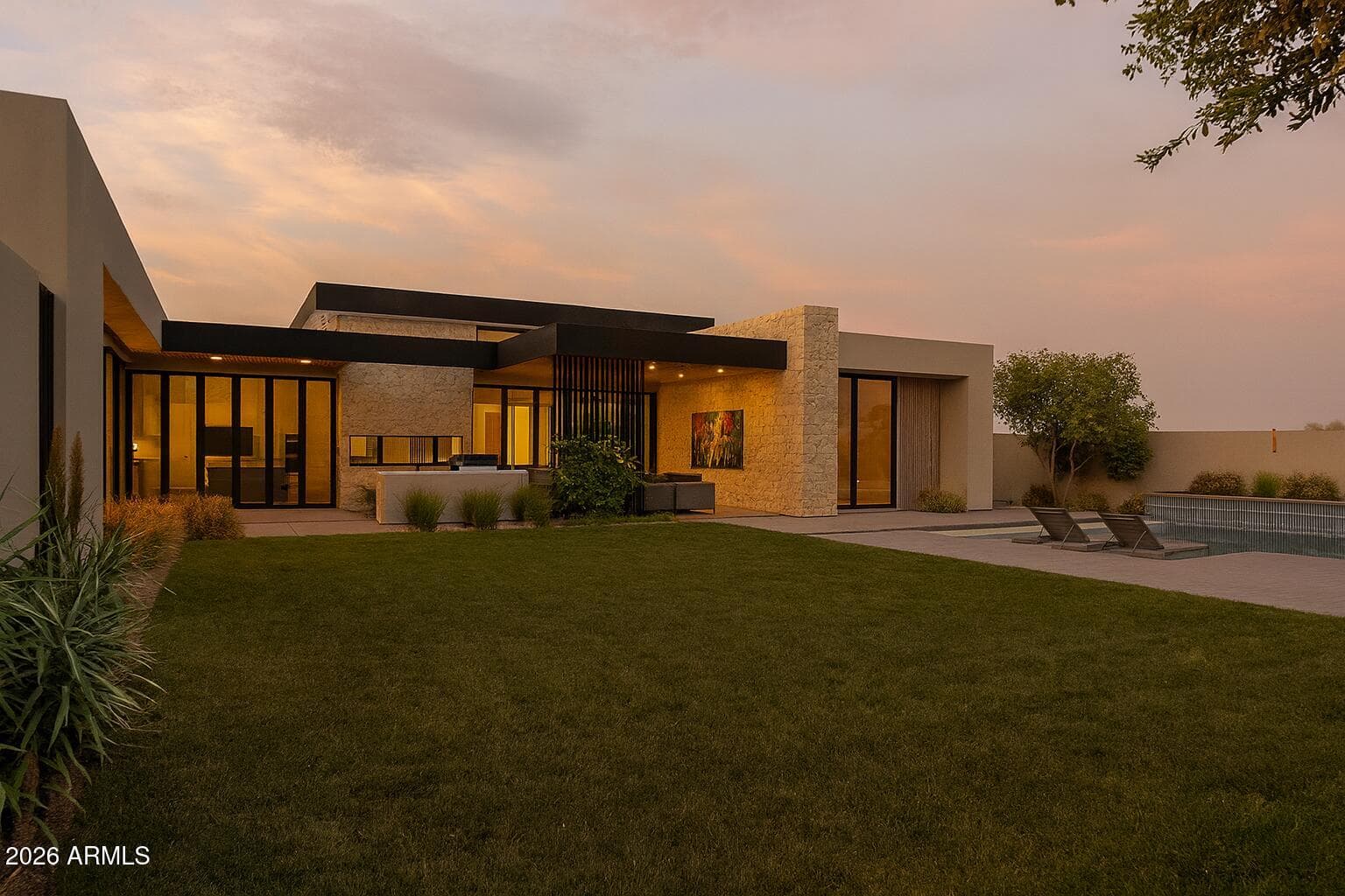 8528 E CLYDESDALE Trail, Scottsdale, AZ 85258 — photo 3 of 11