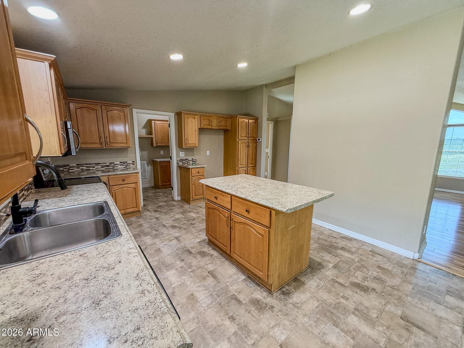 9667 E SPIRITS Path, Sierra Vista, AZ 85650 — photo 13 of 41