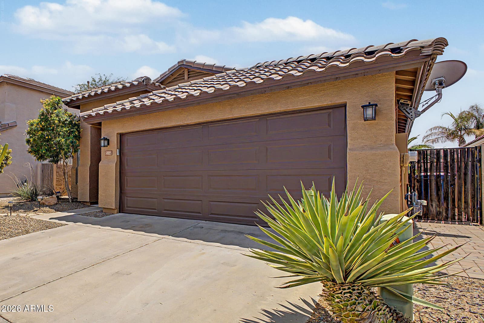 4327 E Tether Trail, Phoenix, AZ 85050 — photo 4 of 39