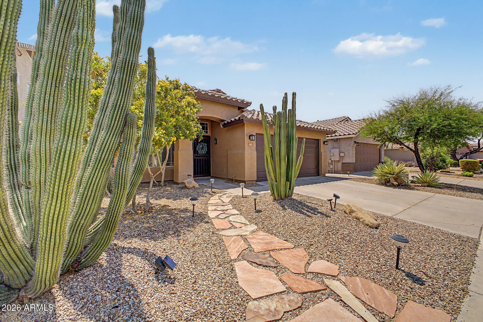 4327 E Tether Trail, Phoenix, AZ 85050 — photo 5 of 39