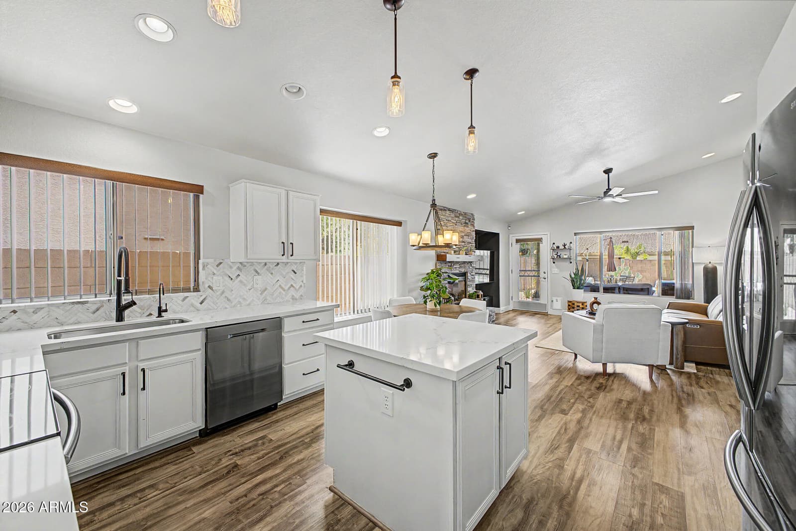 4327 E Tether Trail, Phoenix, AZ 85050 — photo 13 of 39