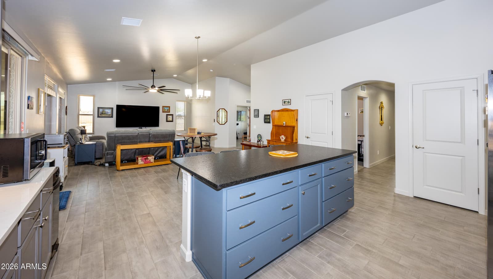10118 S VAQUERO Lane, Hereford, AZ 85615 — photo 17 of 44
