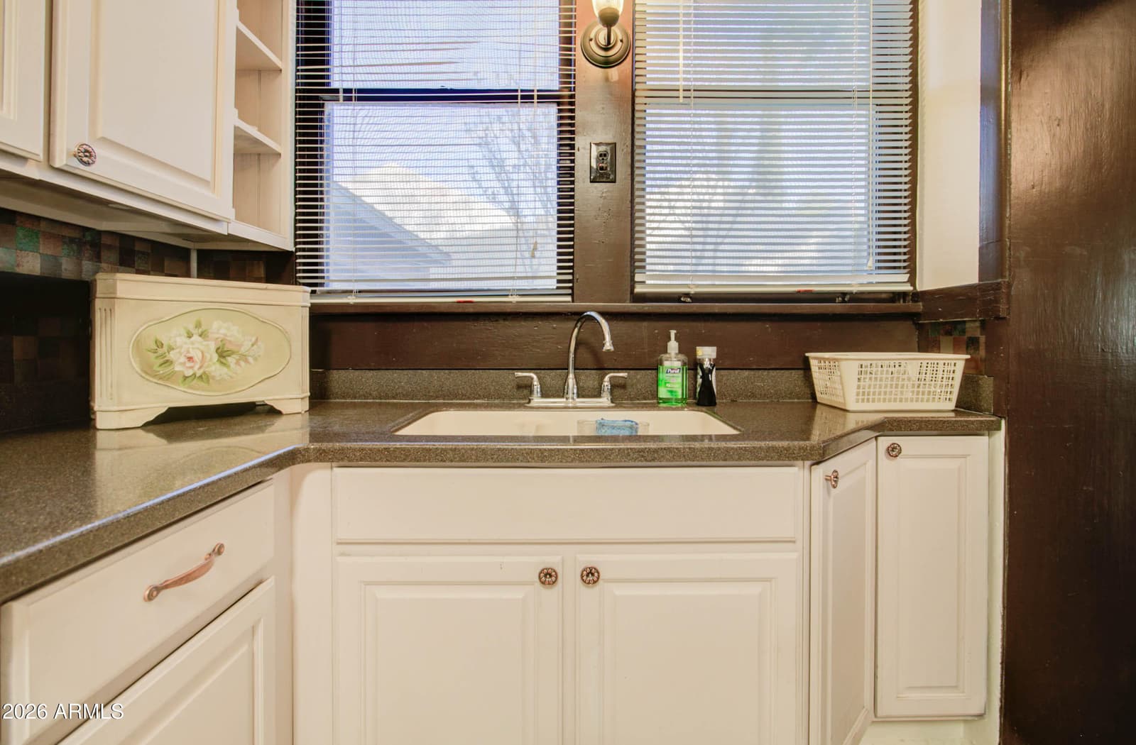 385 S BROAD Street, Globe, AZ 85501 — photo 16 of 39