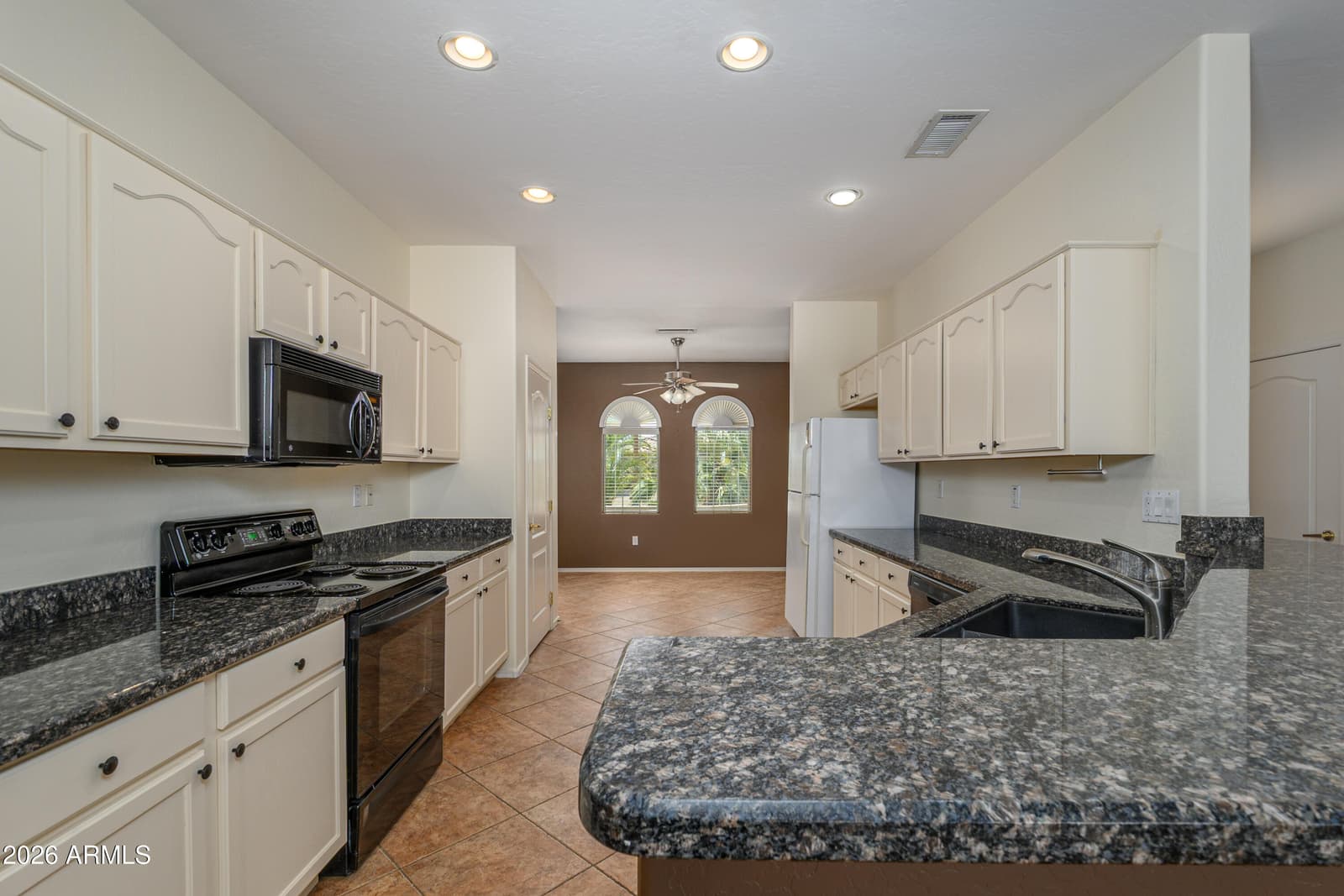 18650 N CACTUS FLOWER Way, Surprise, AZ 85387 — photo 9 of 44