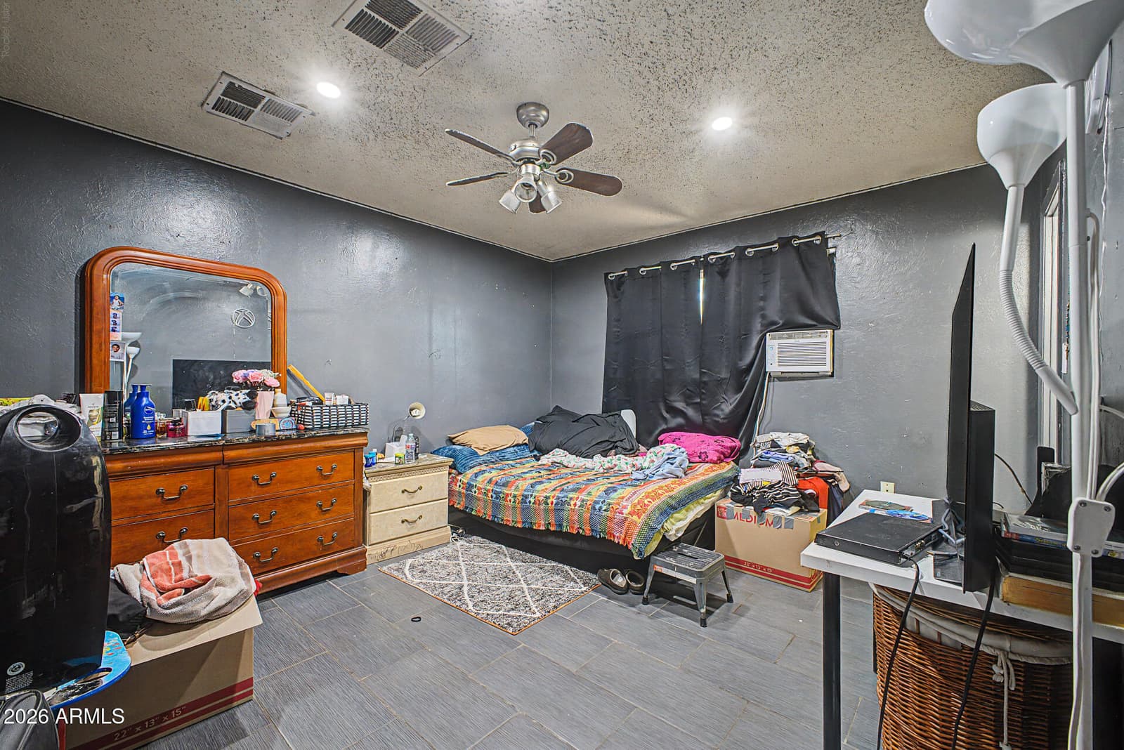 6014 W PINCHOT Avenue, Phoenix, AZ 85033 — photo 10 of 23
