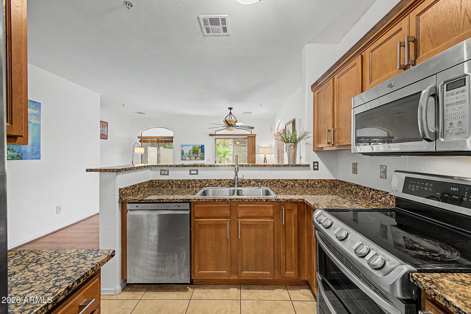 2725 E MINE CREEK Road 1072, Phoenix, AZ 85024 — photo 10 of 69