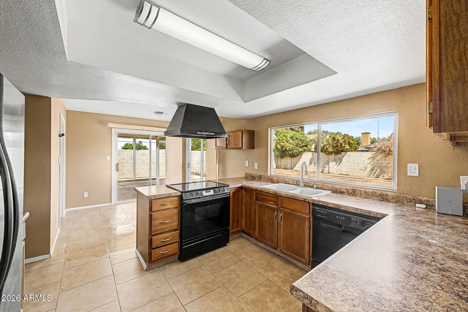 1048 W NIDO Avenue, Mesa, AZ 85210 — photo 10 of 31