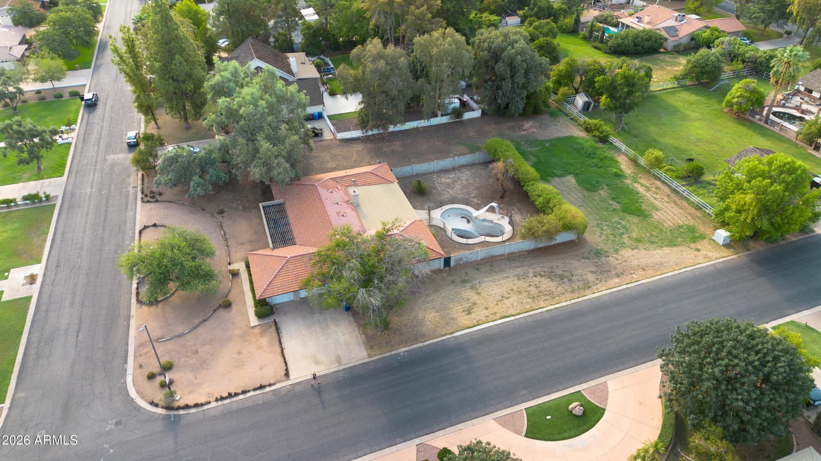 619 E LEAH Lane, Gilbert, AZ 85234 — photo 4 of 22