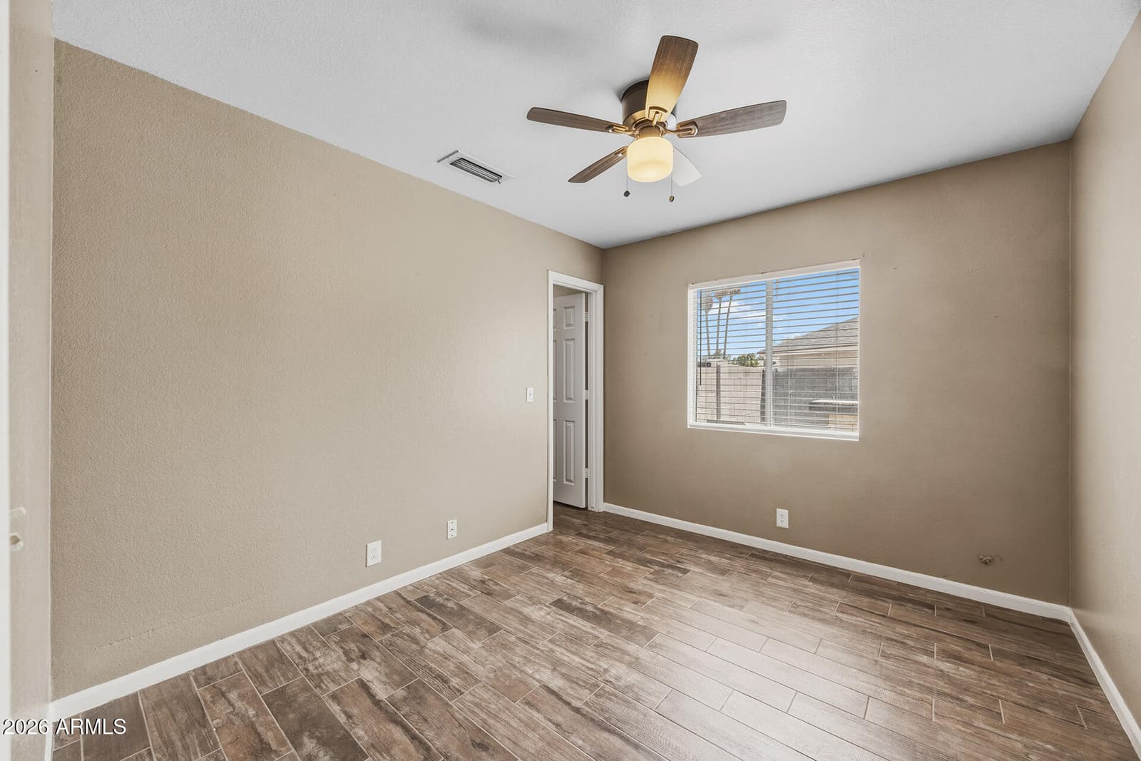 10243 W READE Avenue, Glendale, AZ 85307 — photo 13 of 24