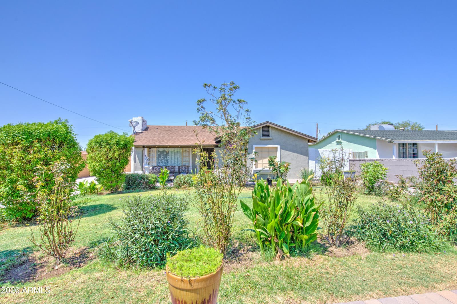 122 W GROVE Street, Phoenix, AZ 85041 — photo 4 of 39