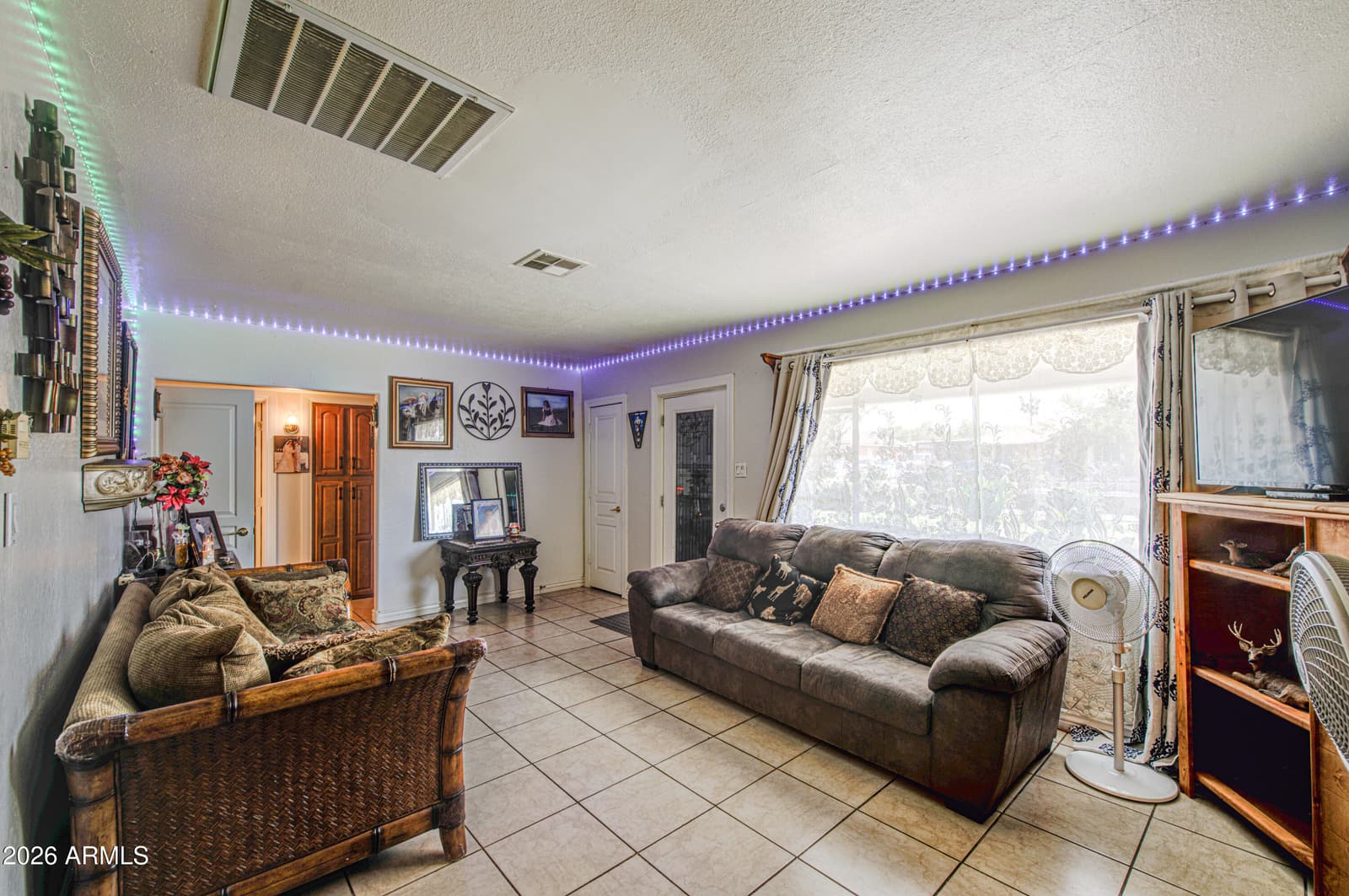 122 W GROVE Street, Phoenix, AZ 85041 — photo 6 of 39