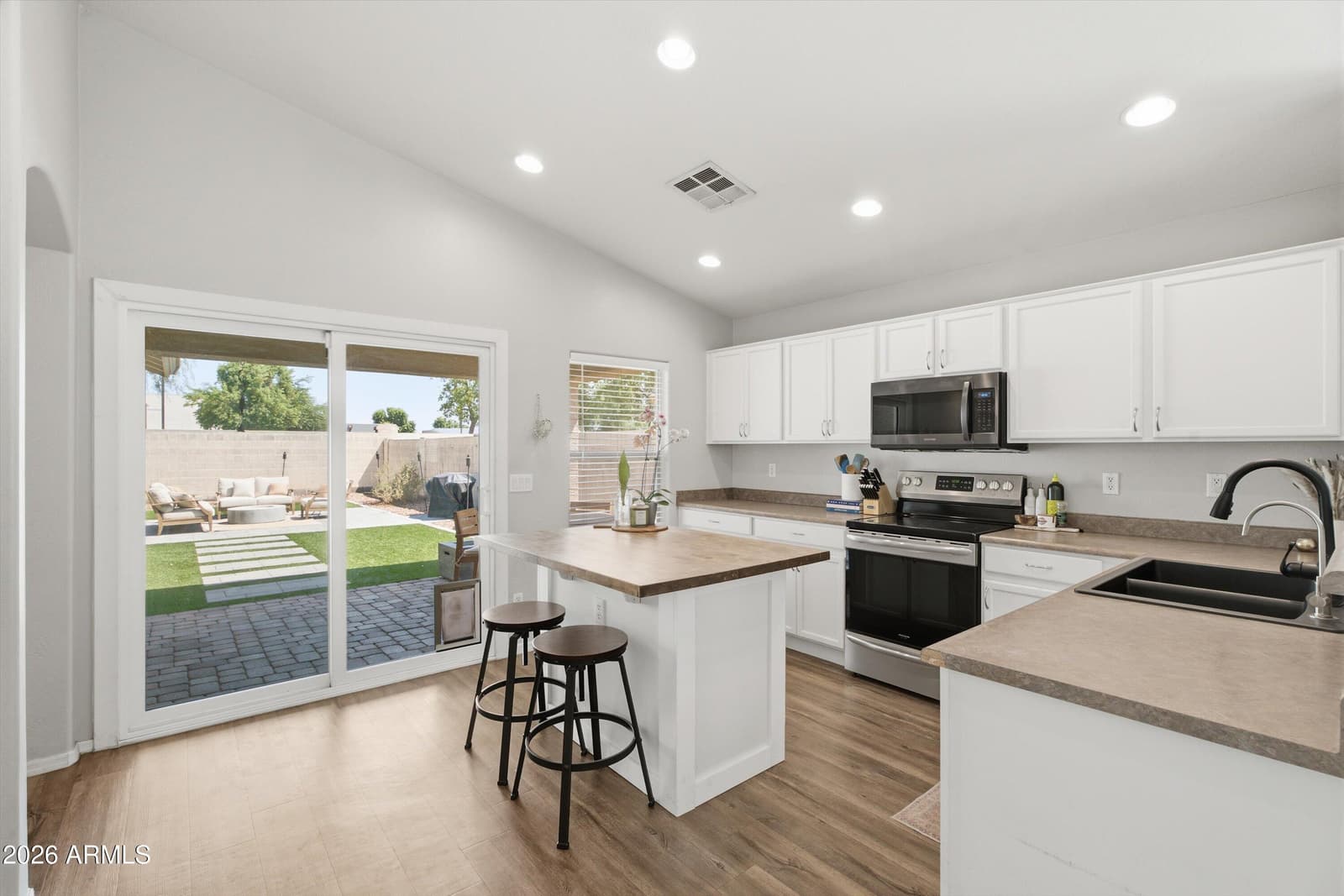 3336 E JOSEPH Way, Gilbert, AZ 85295 — photo 10 of 32