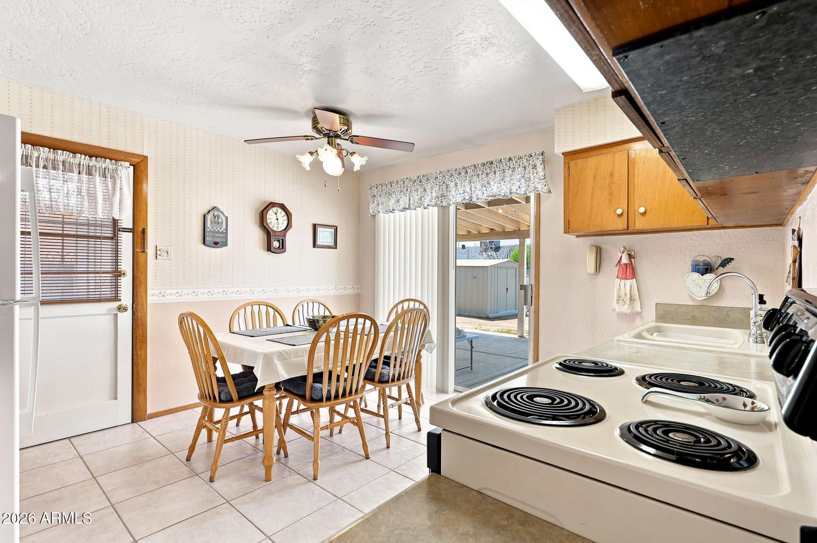 7015 W Wolf Street, Phoenix, AZ 85033 — photo 11 of 25