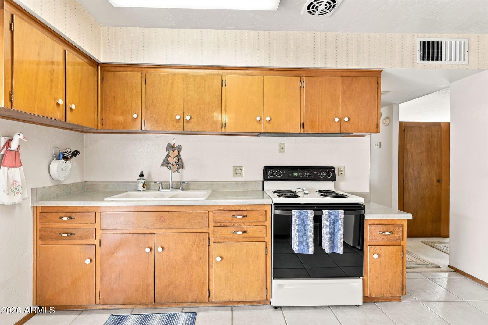 7015 W Wolf Street, Phoenix, AZ 85033 — photo 13 of 25