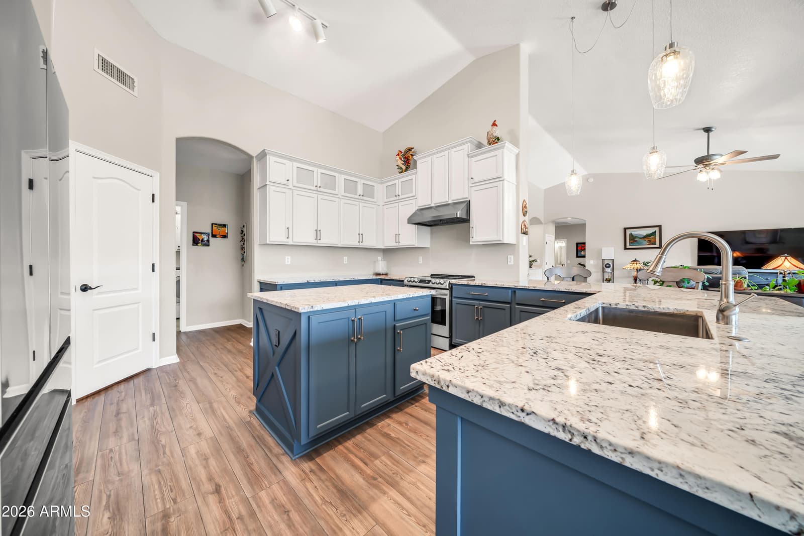 38015 N CENTRAL Avenue, Phoenix, AZ 85086 — photo 4 of 77