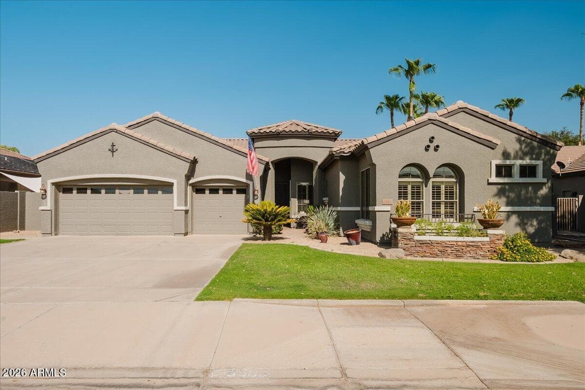 6583 S TERESA Drive, Chandler, AZ 85249 — photo 1 of 33
