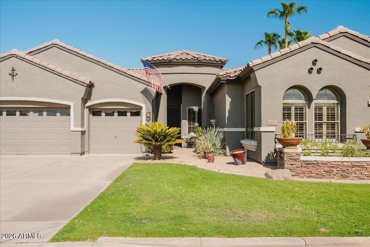 6583 S TERESA Drive, Chandler, AZ 85249 — photo 5 of 33