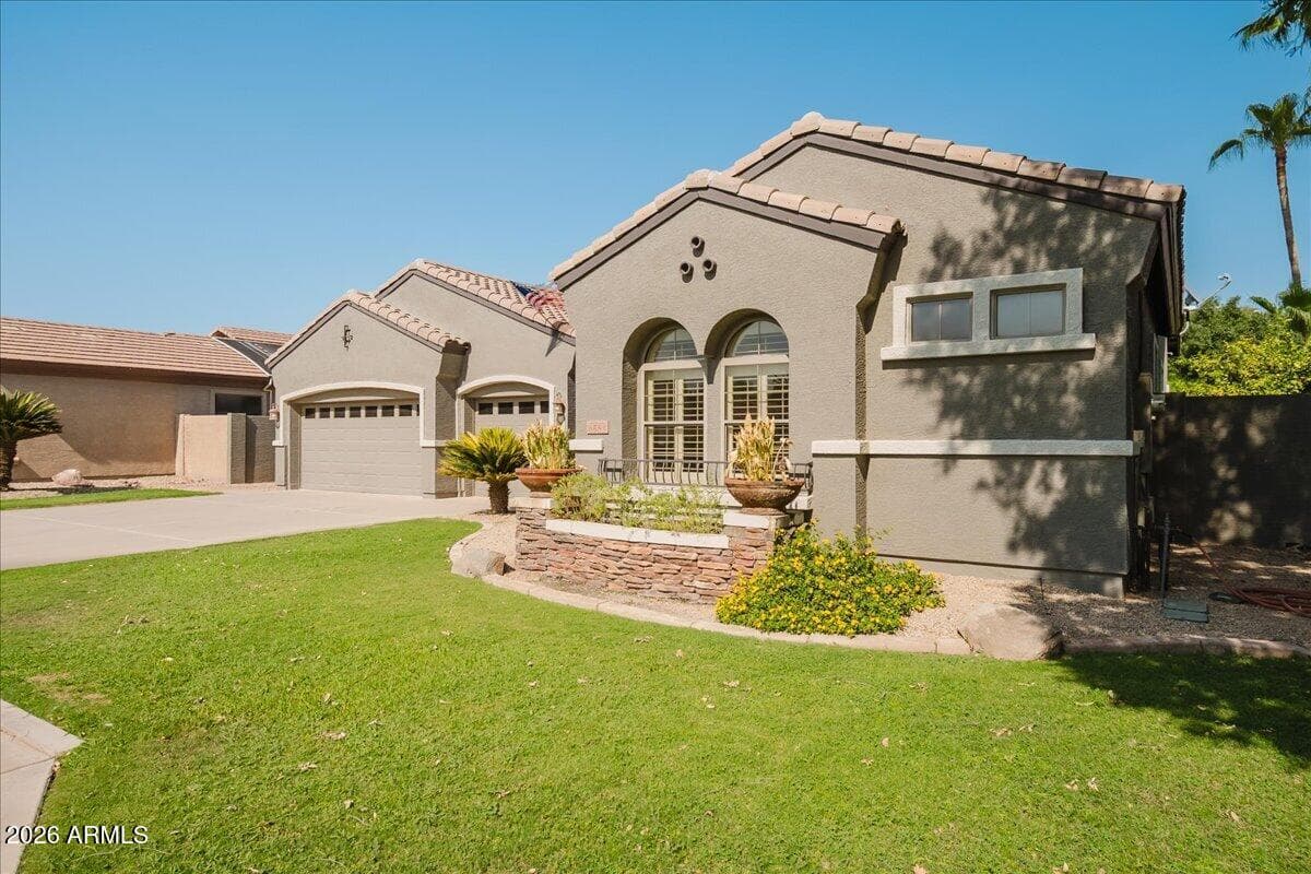6583 S TERESA Drive, Chandler, AZ 85249 — photo 3 of 33