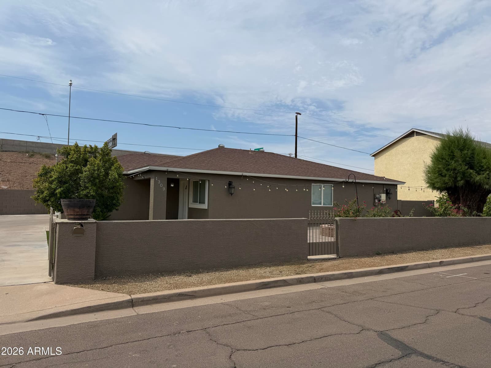 1309 W Apache Street, Phoenix, AZ 85007 — photo 3 of 52
