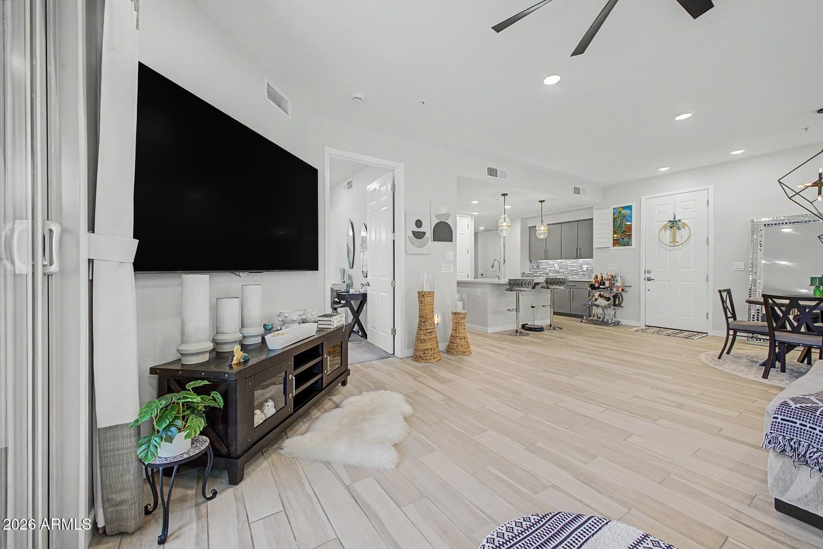 250 W QUEEN CREEK Road 145, Chandler, AZ 85248 — photo 4 of 32