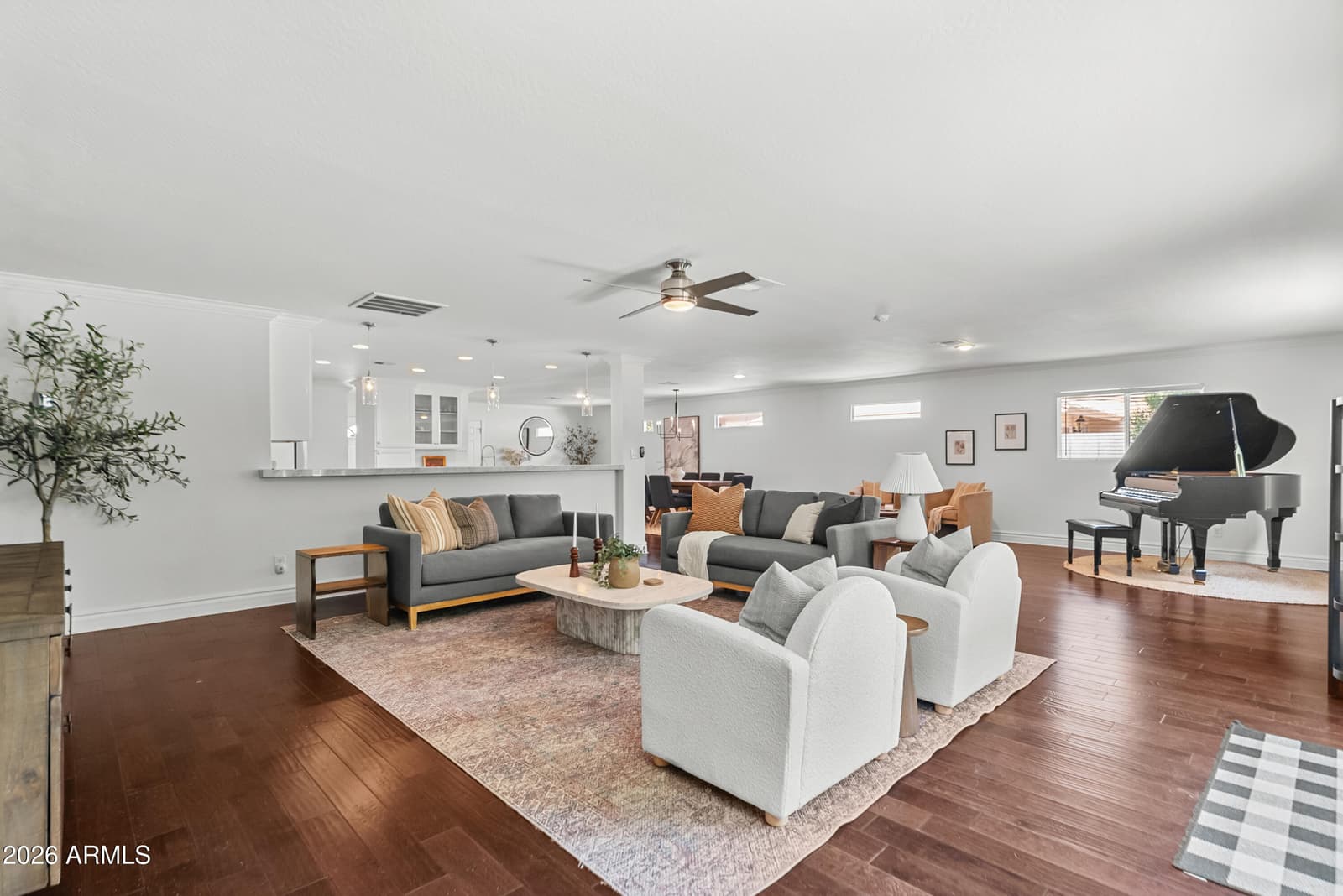4330 E DEVONSHIRE Avenue, Phoenix, AZ 85018 — photo 3 of 34