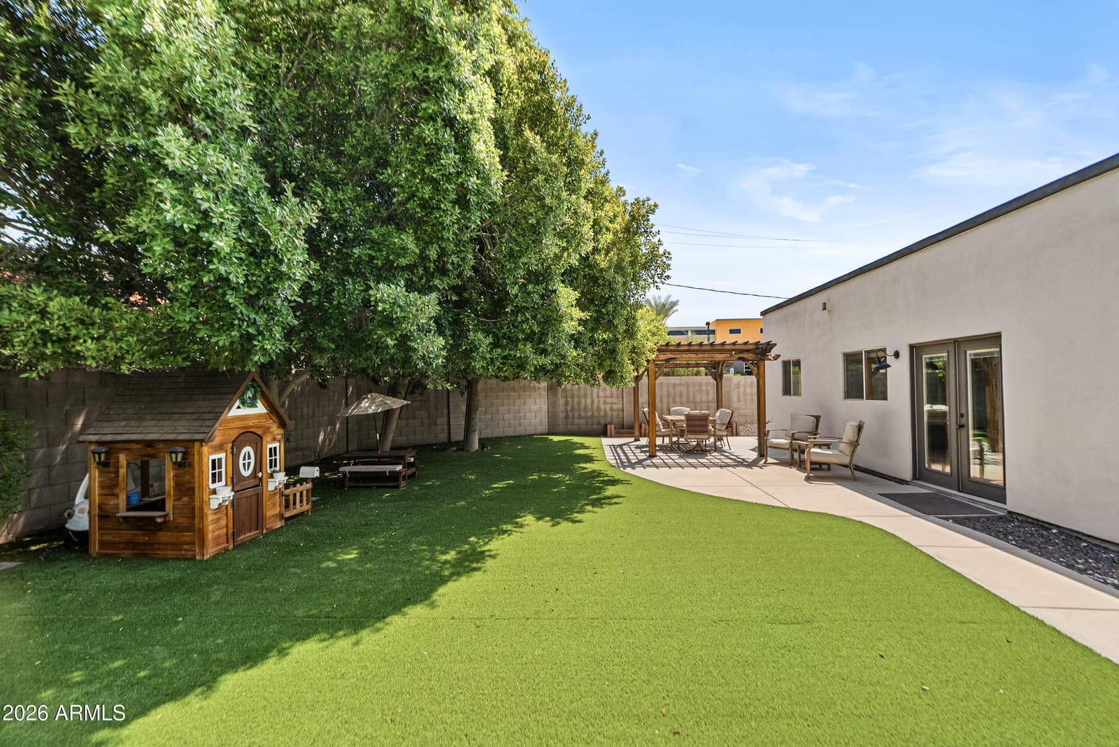 4330 E DEVONSHIRE Avenue, Phoenix, AZ 85018 — photo 5 of 34