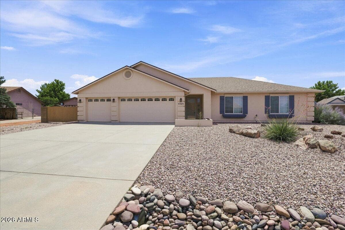 4325 N PLAINSMAN Way, Prescott Valley, AZ 86314 — photo 1 of 27