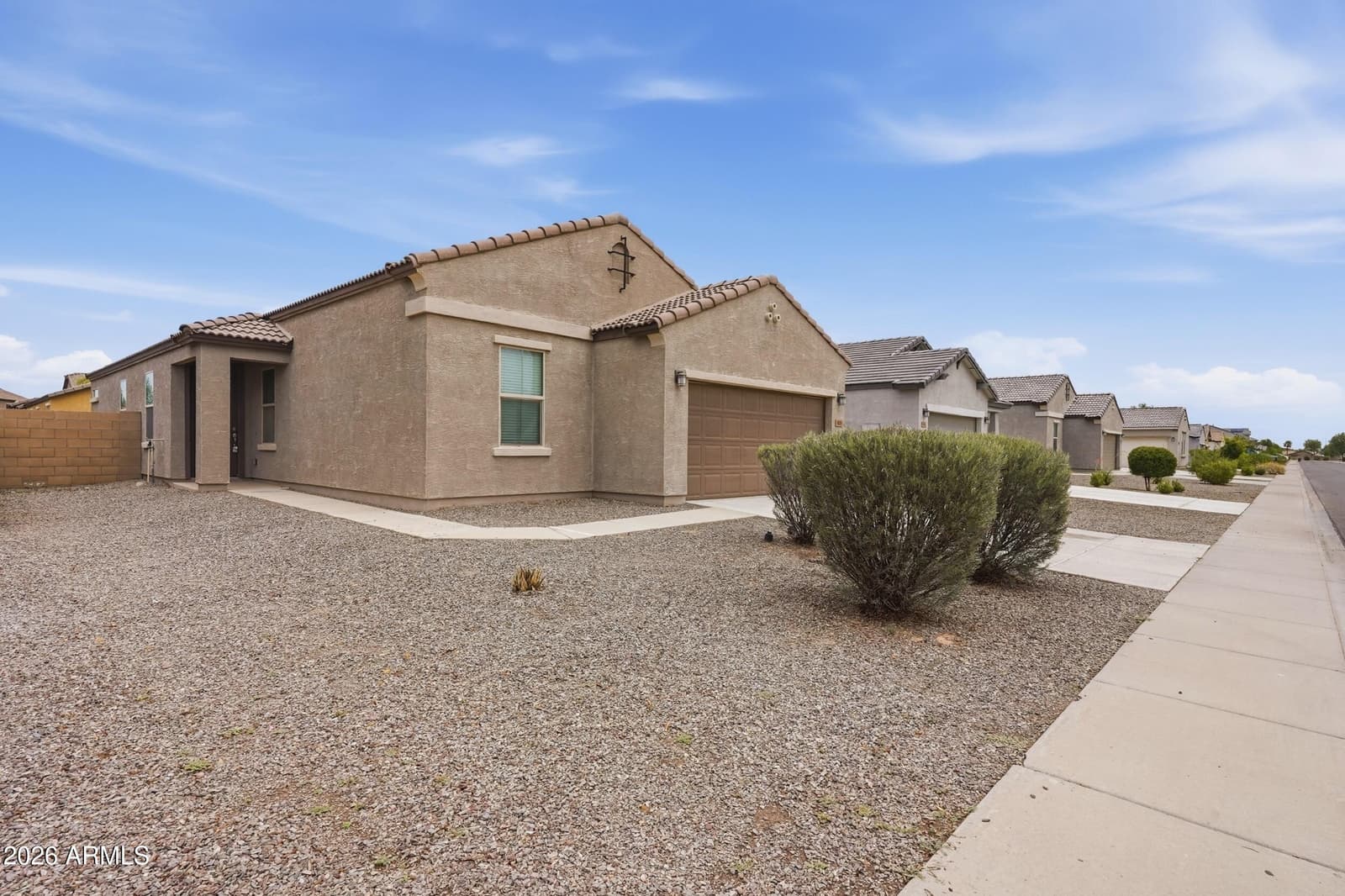 820 W Nova Place, Casa Grande, AZ 85122 — photo 2 of 40