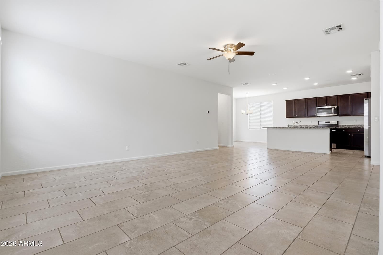 820 W Nova Place, Casa Grande, AZ 85122 — photo 8 of 40
