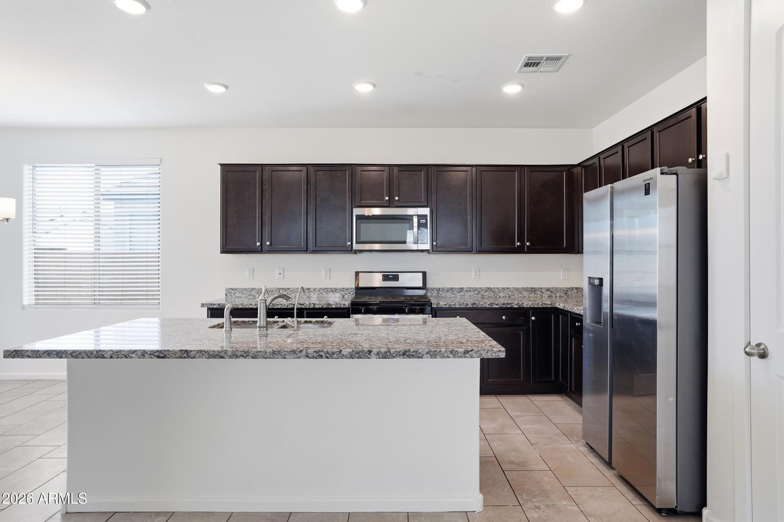 820 W Nova Place, Casa Grande, AZ 85122 — photo 13 of 40