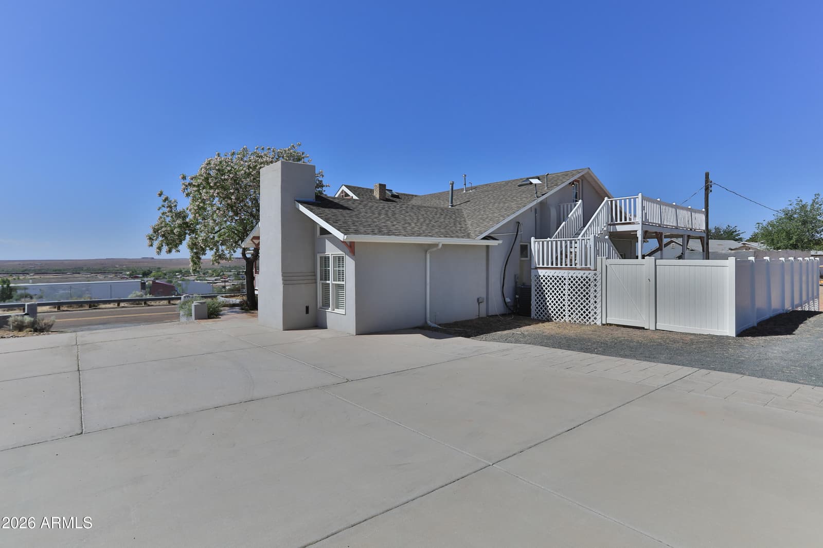 102 CRESTVIEW Road, Holbrook, AZ 86025 — photo 69 of 91