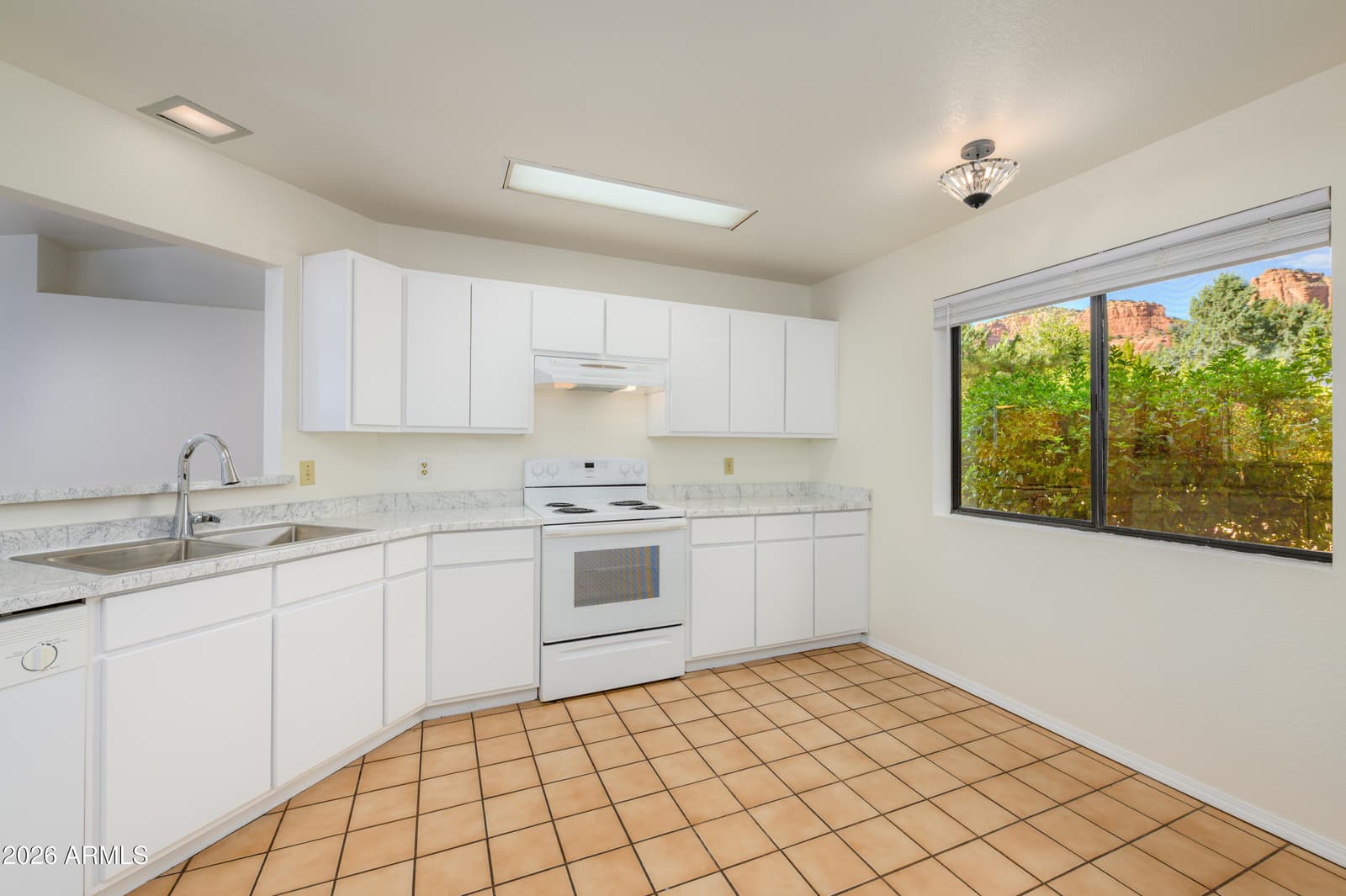 105 Gunsight Hills Drive, Sedona, AZ 86351 — photo 5 of 40