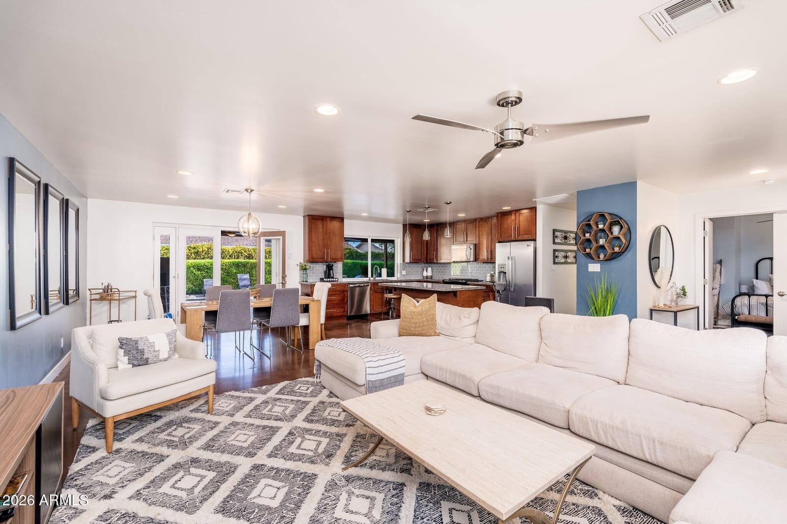 8426 E BONITA Drive, Scottsdale, AZ 85250 — photo 8 of 50