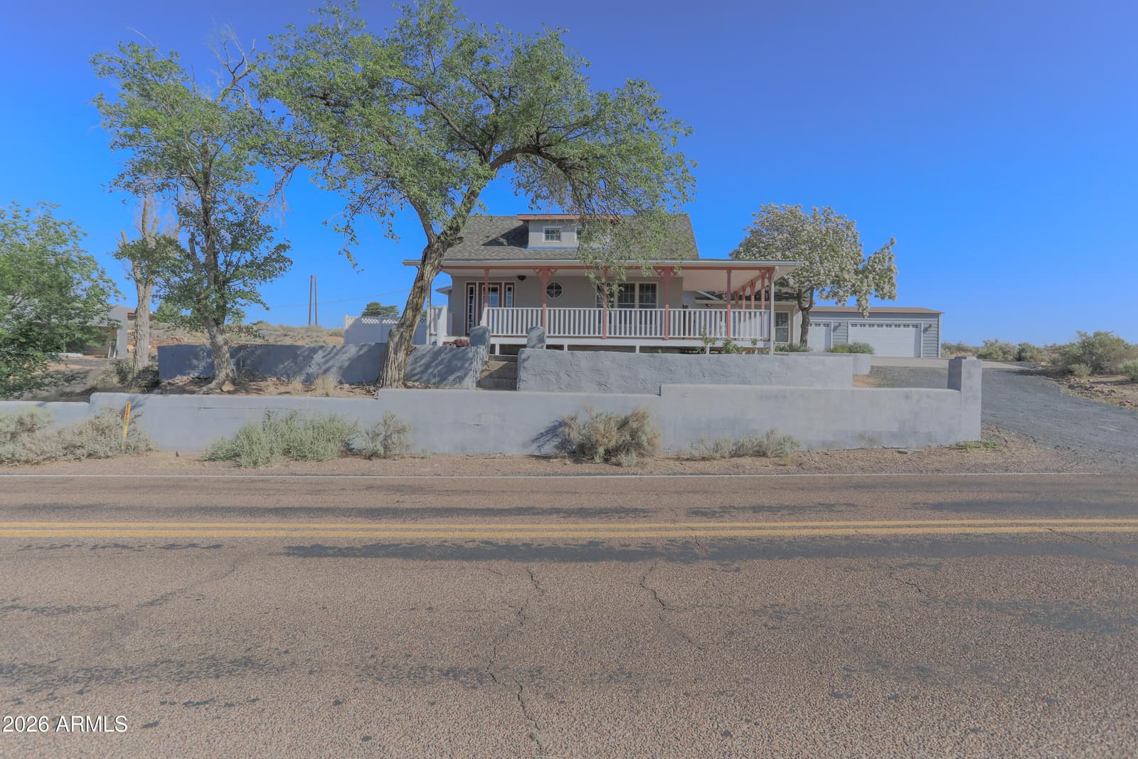 102 CRESTVIEW Road, Holbrook, AZ 86025 — photo 60 of 91