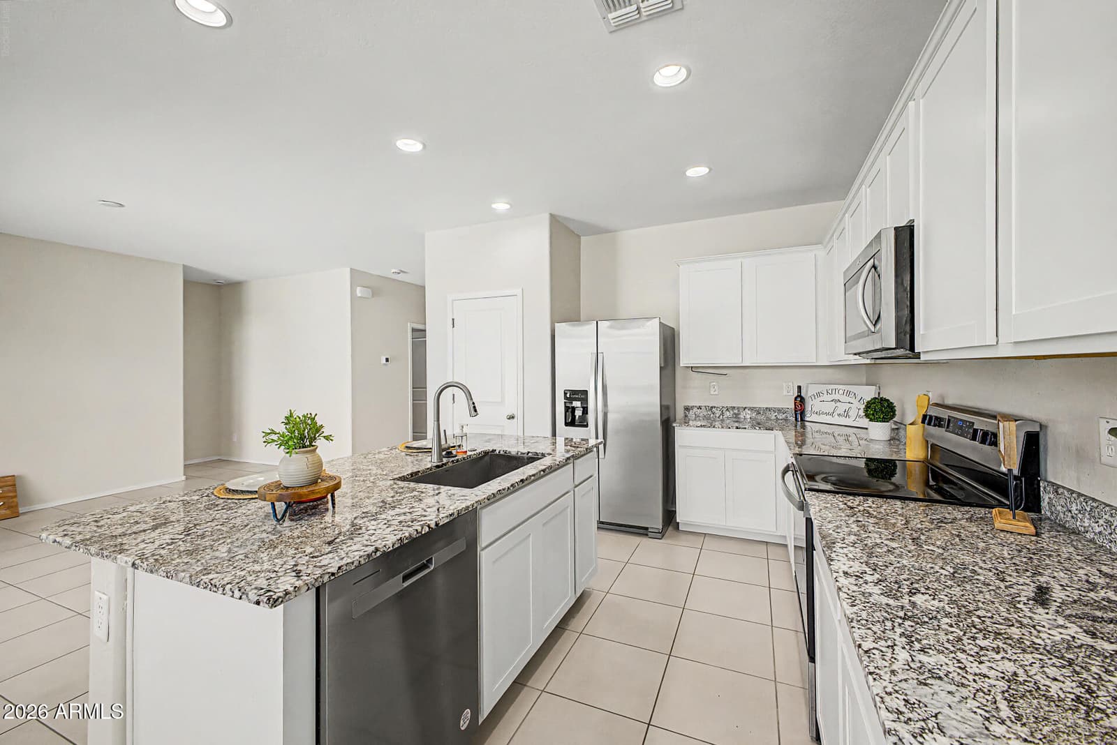 10410 W SONRISAS Street, Tolleson, AZ 85353 — photo 15 of 37