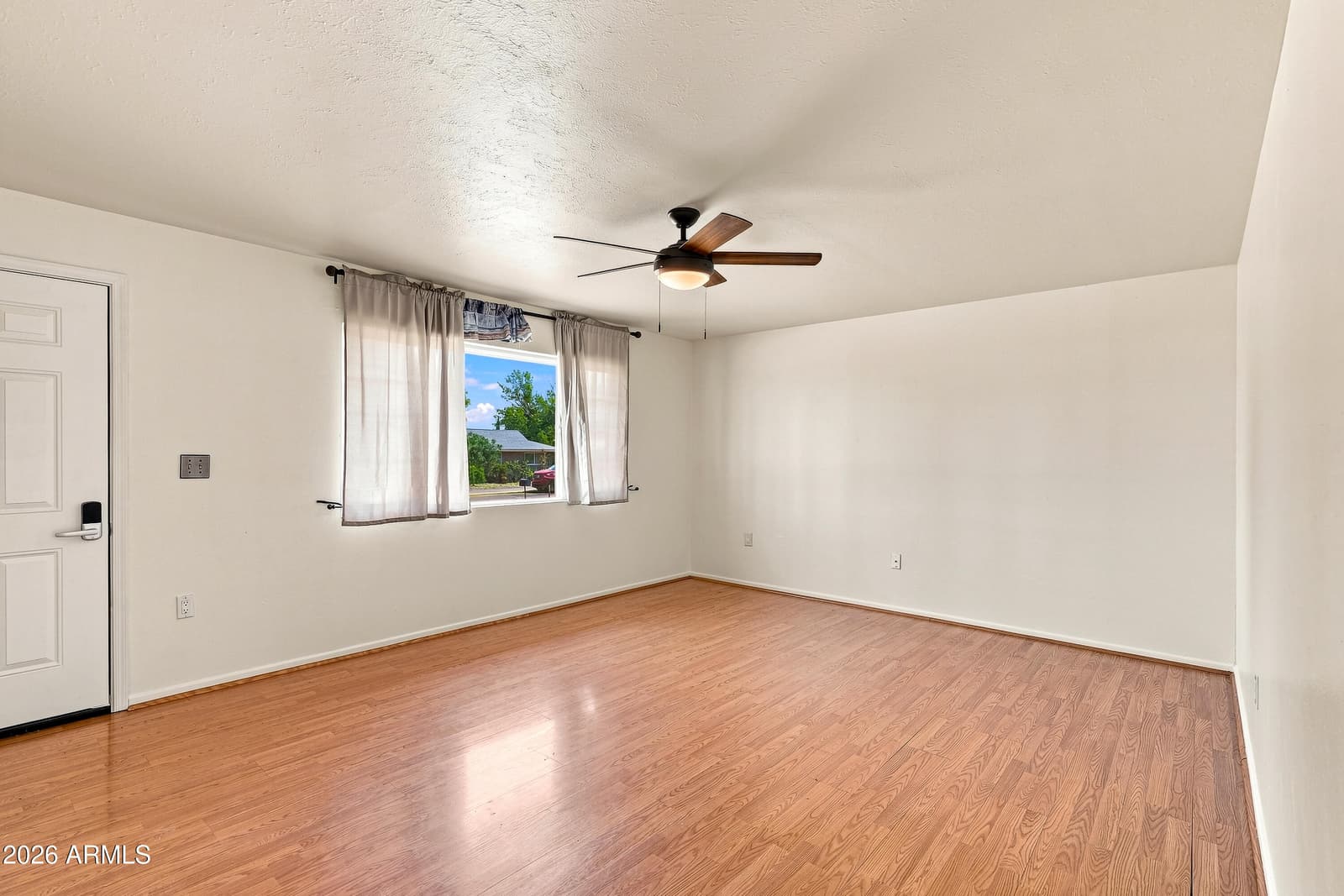 34 W KAYETAN Drive, Sierra Vista, AZ 85635 — photo 6 of 44