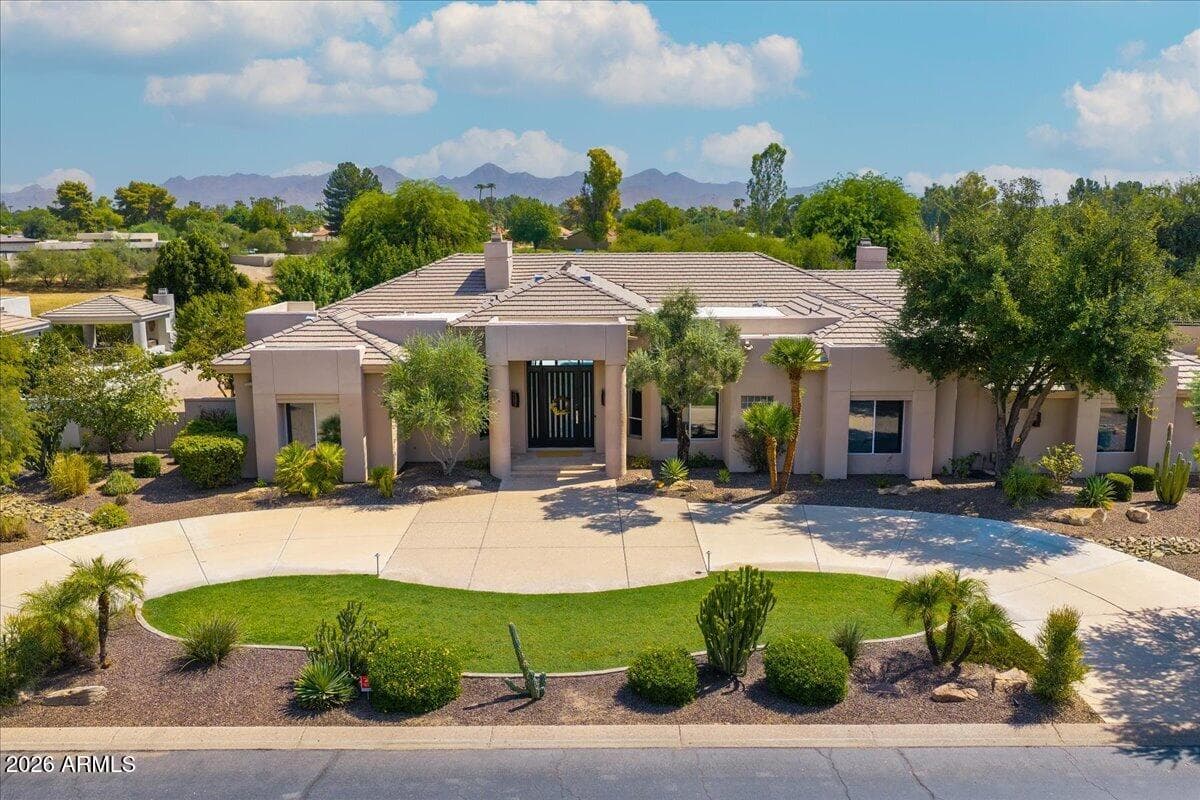 7124 E FOOTHILL Drive, Paradise Valley, AZ 85253 — photo 1 of 40