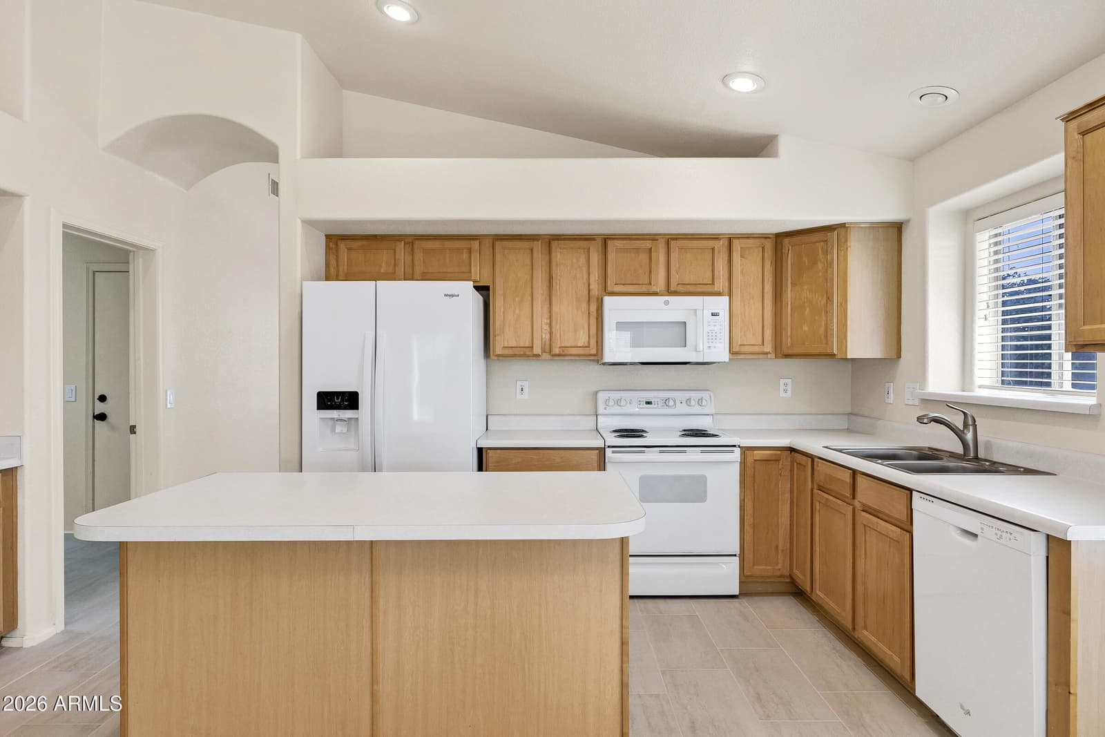 11219 W VERNON Avenue, Avondale, AZ 85392 — photo 4 of 25