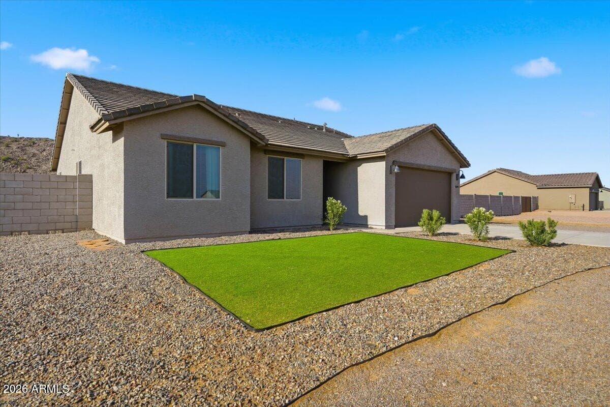 8584 W GINGER Trail, Casa Grande, AZ 85194 — photo 8 of 33
