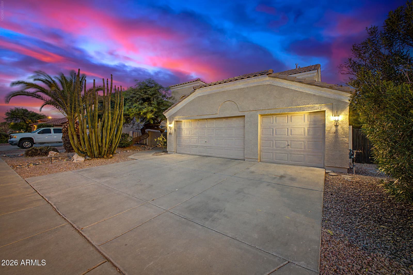 5267 W ANGELA Drive, Glendale, AZ 85308 — photo 2 of 60