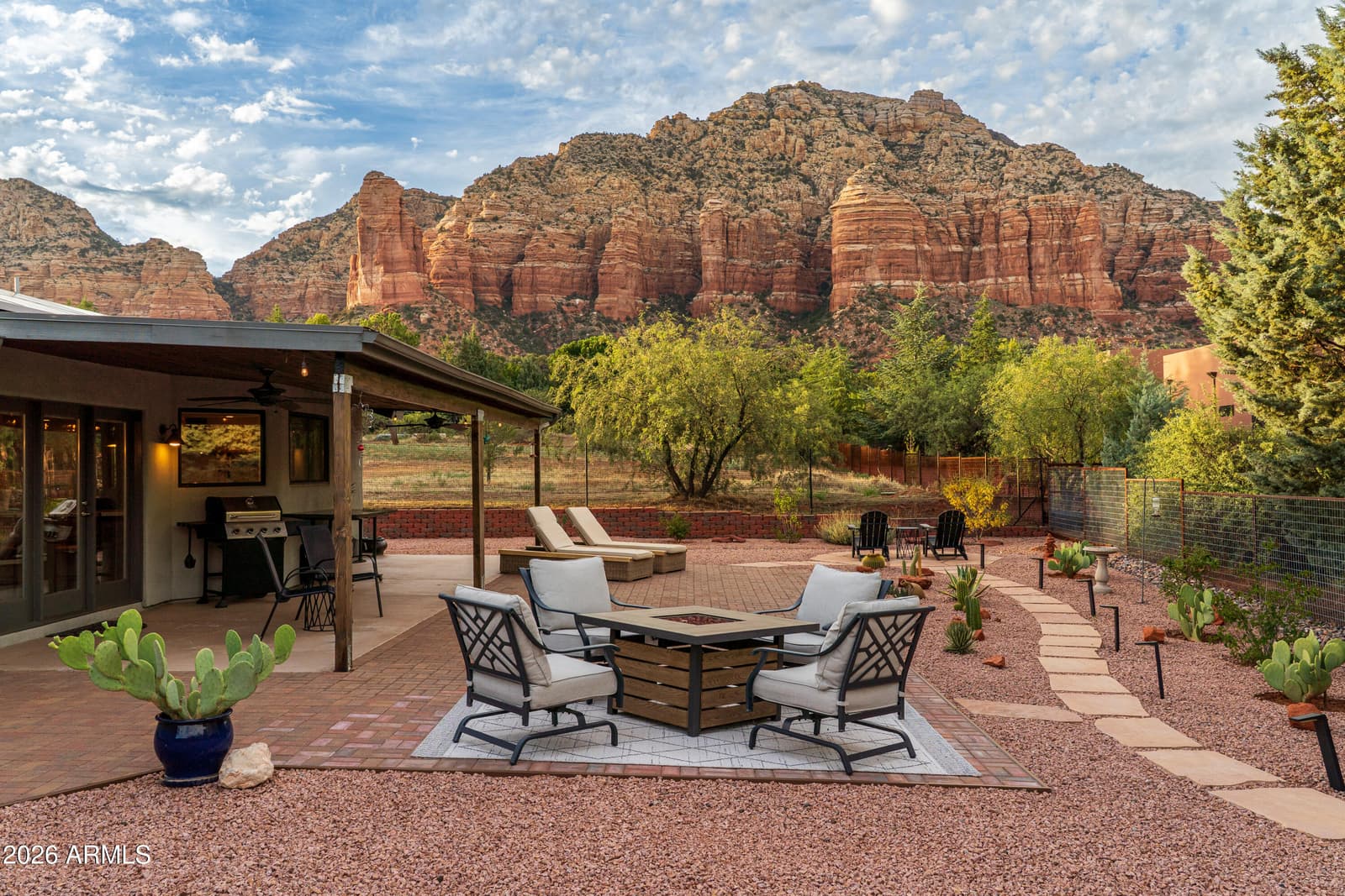 300 RAINTREE Road, Sedona, AZ 86351 — photo 2 of 64