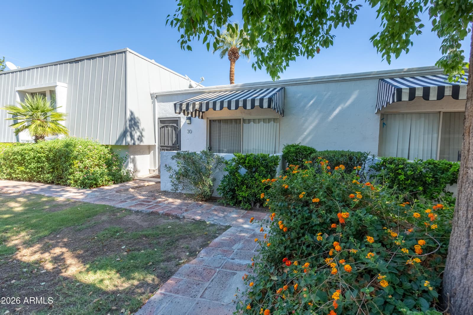 3416 N 44TH Street 30, Phoenix, AZ 85018 — photo 1 of 18
