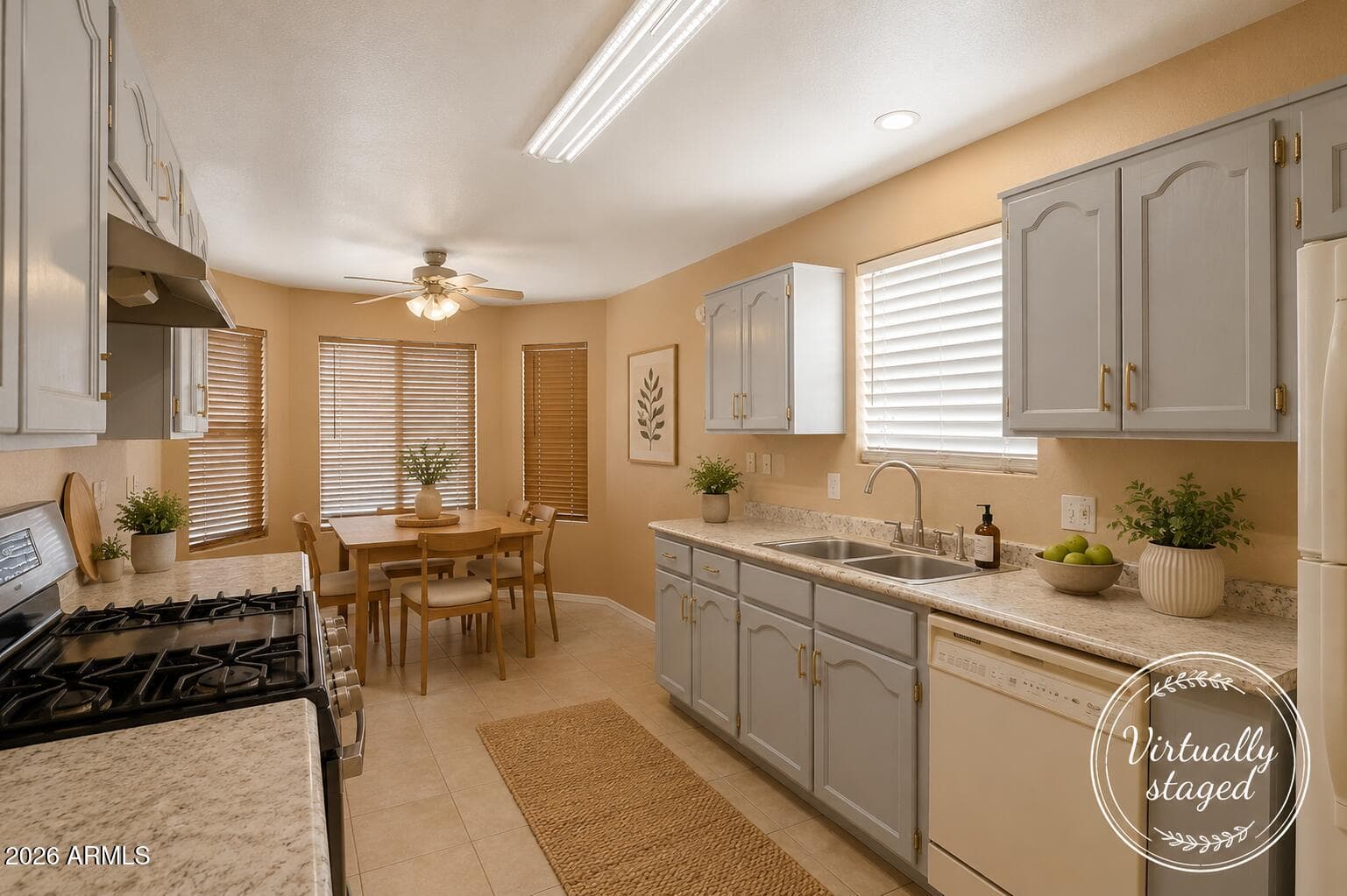 4670 CHAPARRAL Loop, Sierra Vista, AZ 85635 — photo 13 of 47