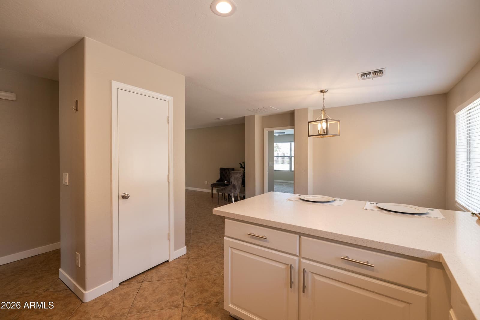3226 W ALTA VISTA Road, Phoenix, AZ 85041 — photo 8 of 28