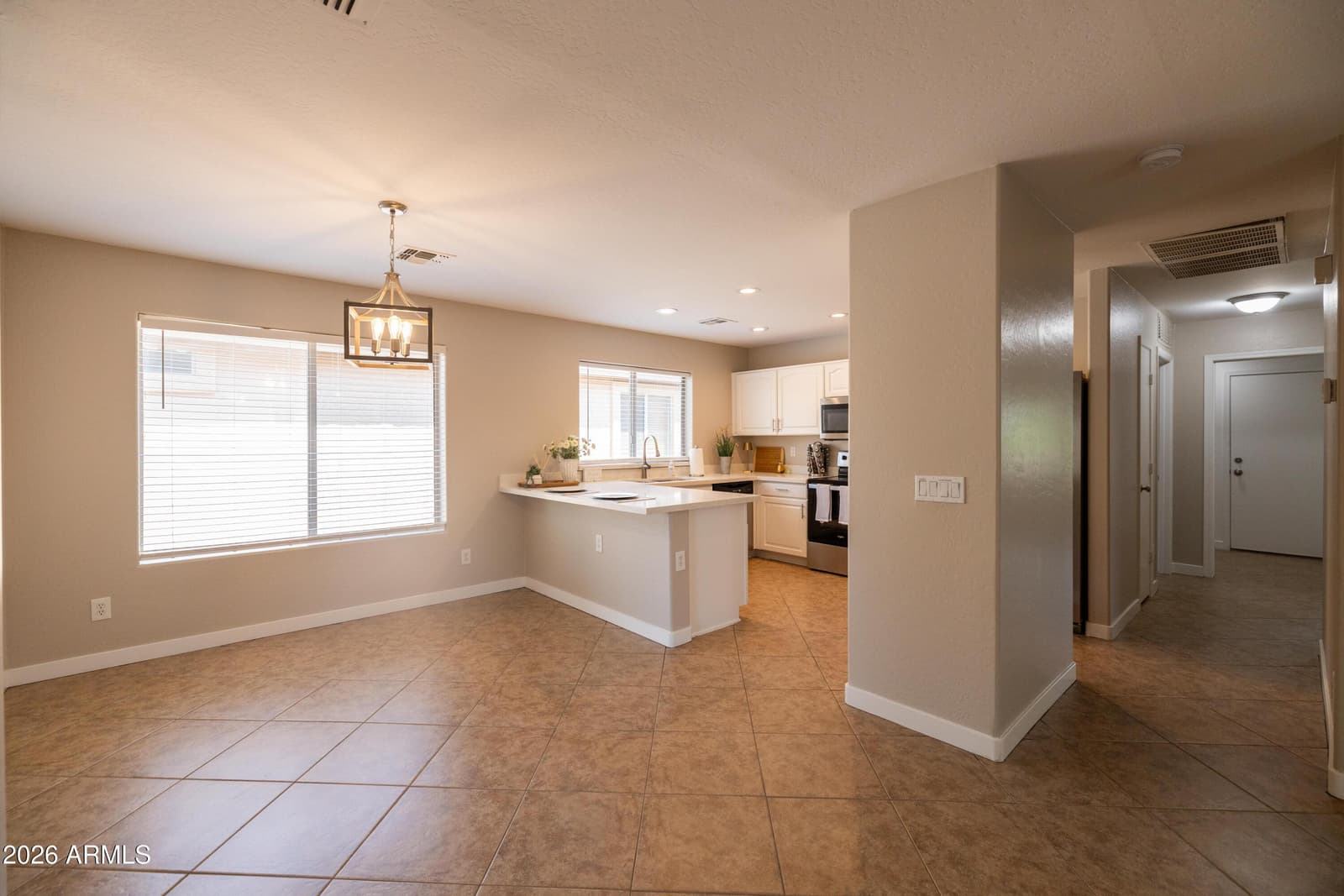 3226 W ALTA VISTA Road, Phoenix, AZ 85041 — photo 10 of 28