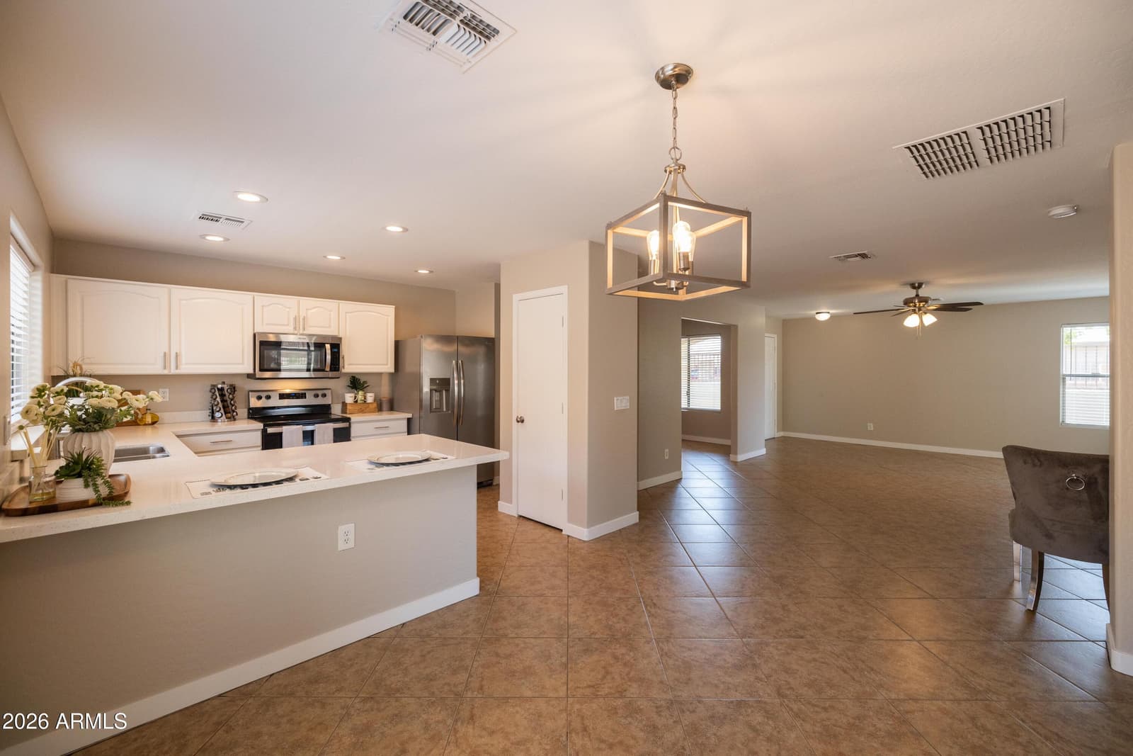 3226 W ALTA VISTA Road, Phoenix, AZ 85041 — photo 9 of 28