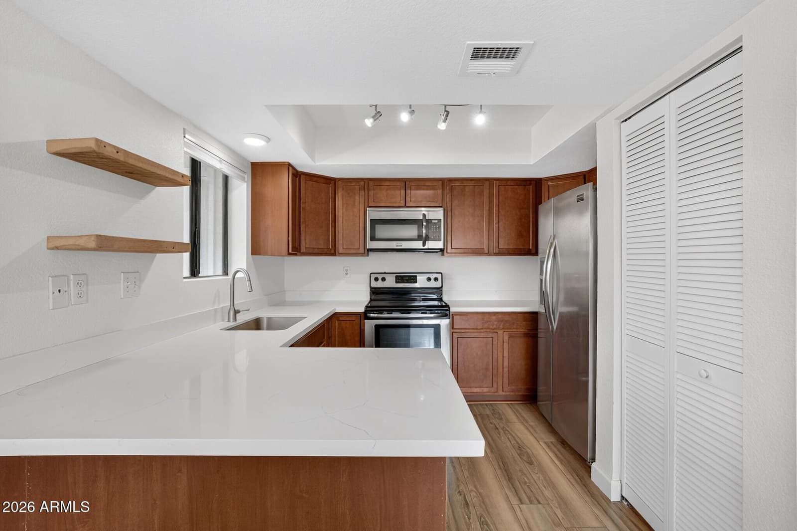 3635 N 37TH Street 12, Phoenix, AZ 85018 — photo 4 of 22