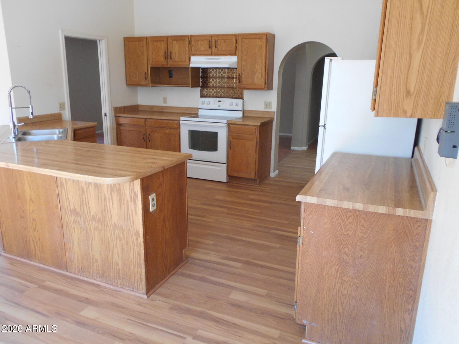 6532 W LUPINE Avenue, Glendale, AZ 85304 — photo 7 of 26
